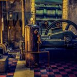 Caldaia emettente rumori notturni, evidenziando problemi comuni da controllare dai tecnici.